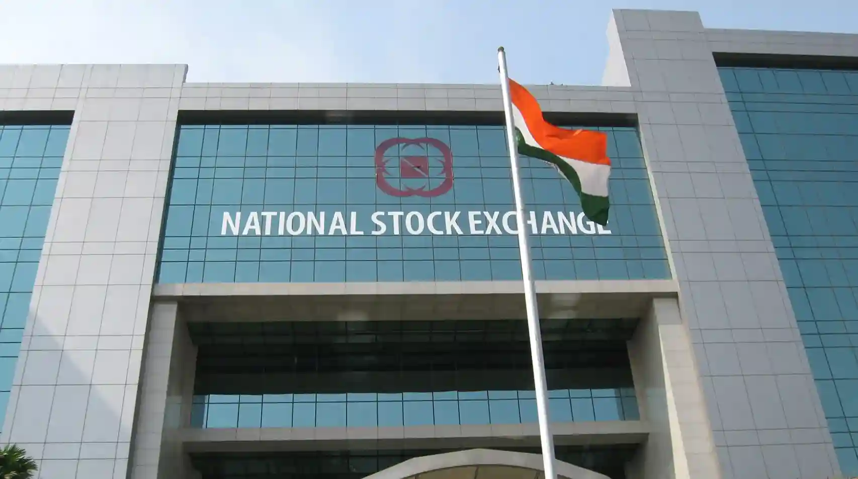 Taiwan Stock API Comparison Guide | TWSE Data - iTick